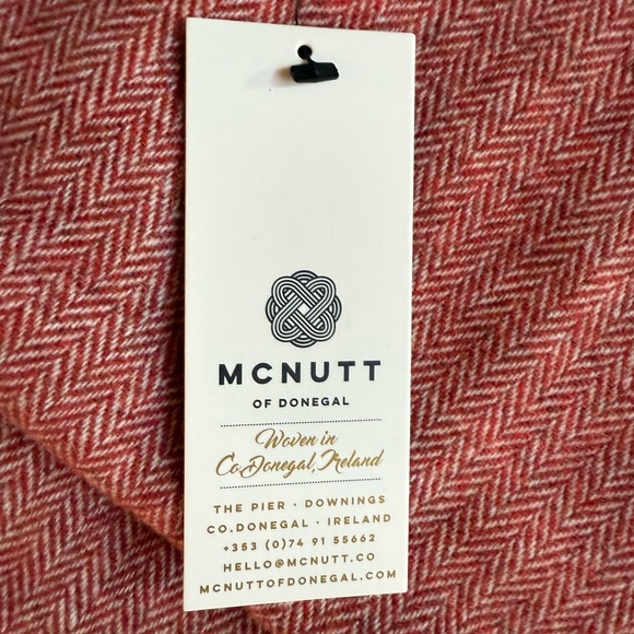 NWT McNutt of Donegal Red Herringbone Scarf 100% lambswool - Picture 3 of 5